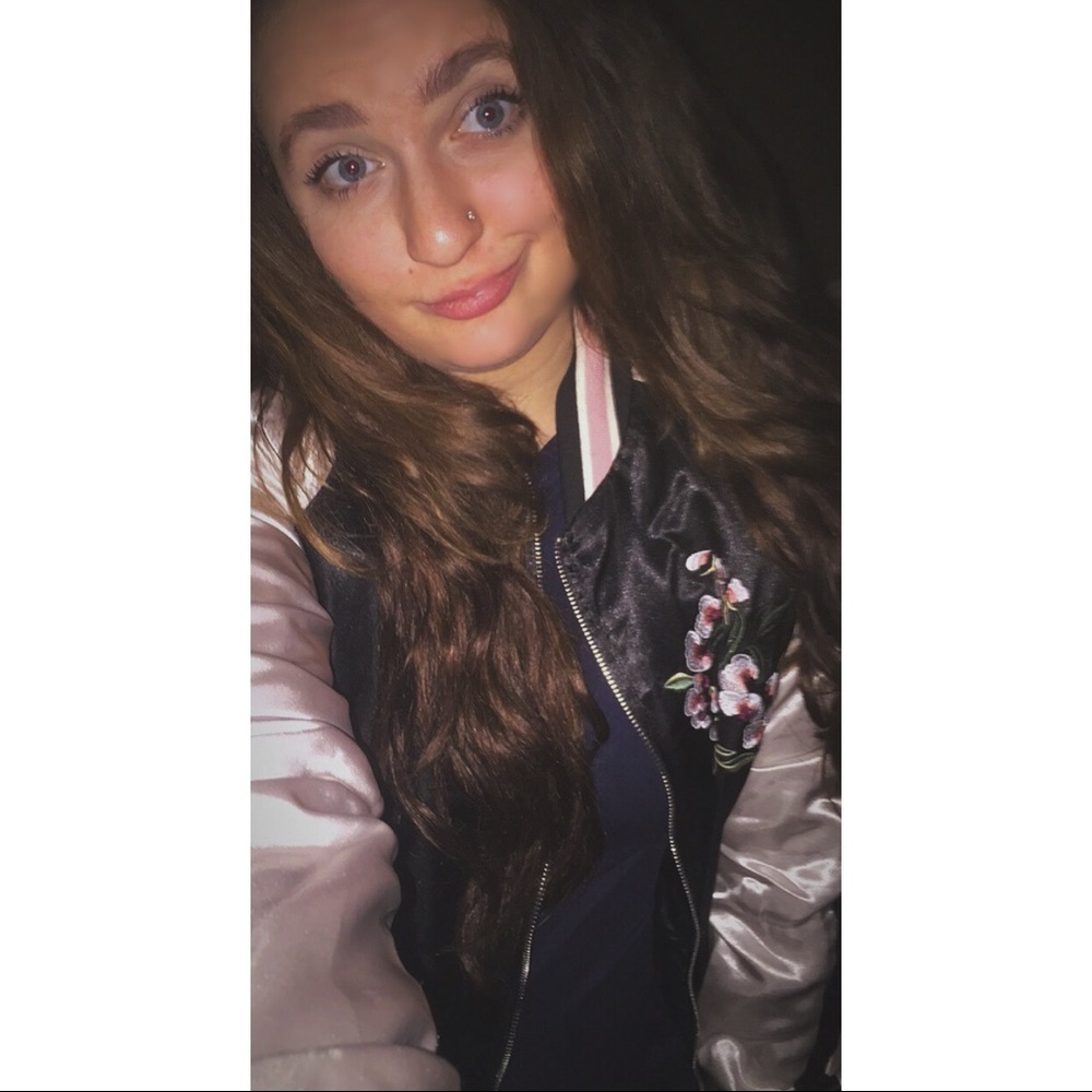 Meet your Posher, Eleana